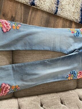 DRIFTWOOD Light Blue Skinny Jeans with Floral Embroidery